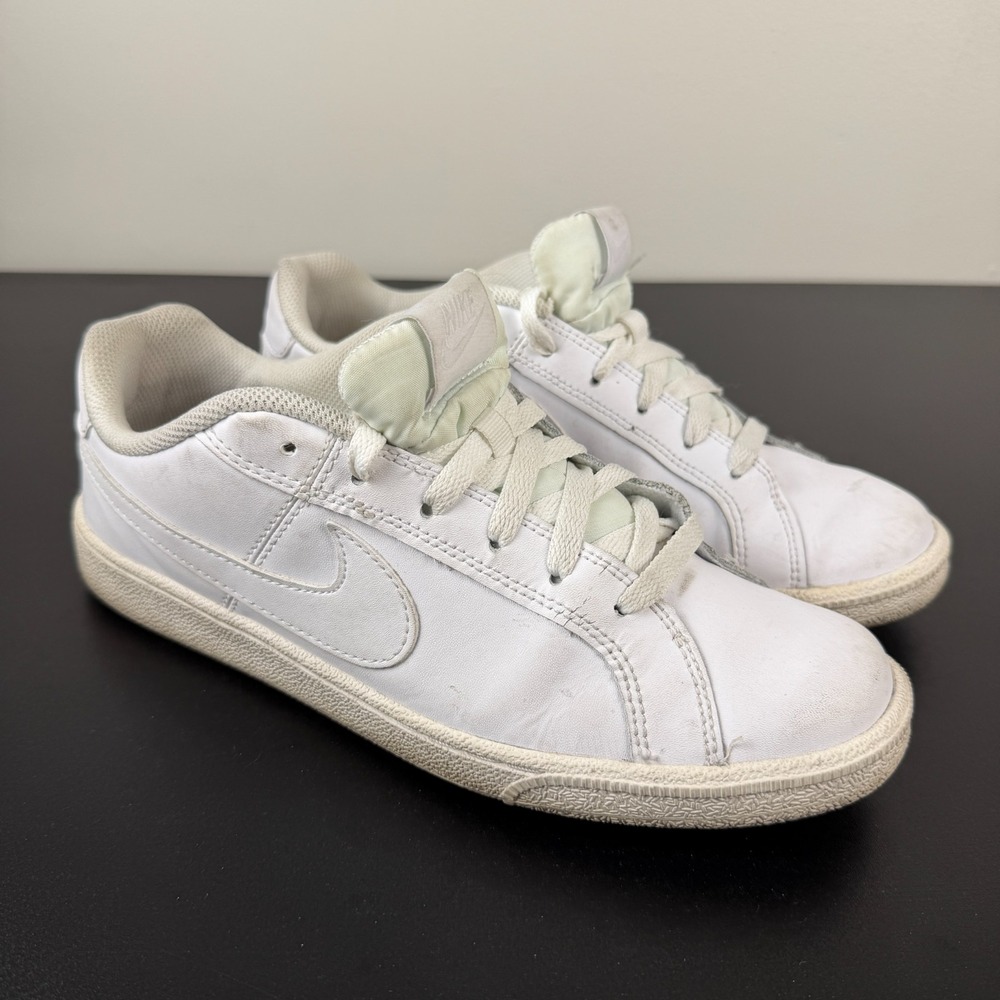 Nike Court Royale Sneakers Women's 9.5 White Leather Casual Lace-Up 749867-105